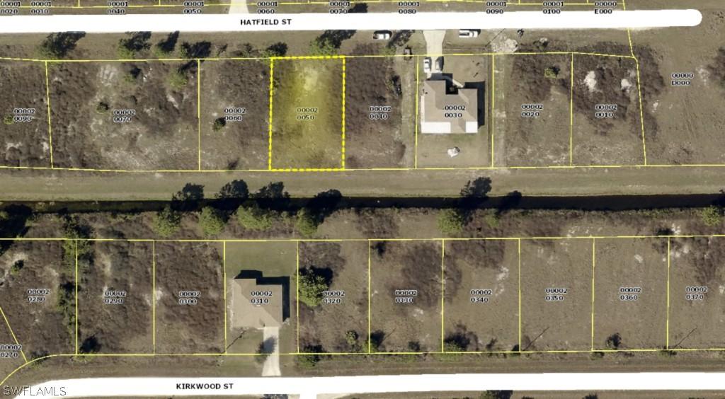 1028 Hatfield St., Lehigh Acres, FL 33974