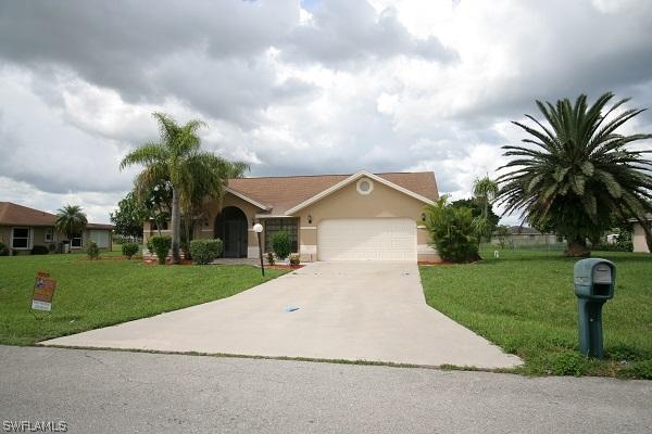 613 Lhommedieu St., Lehigh Acres, FL 33936