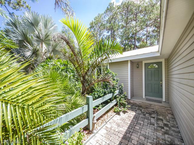 2950 4th St., Naples, FL 34120