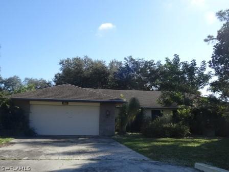 112 Greenwood Ave., Lehigh Acres, FL 33936