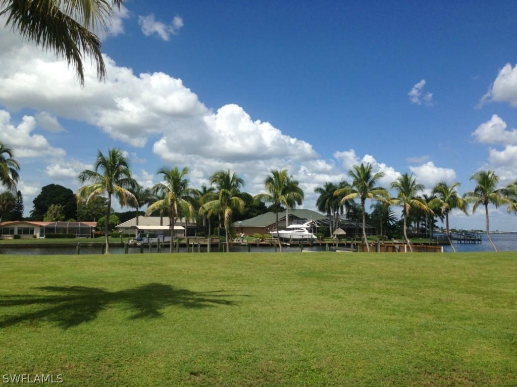 5611 Riverside Dr., Cape Coral, FL 33904