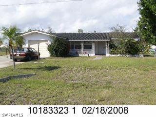 1727 SE 26th Ter., Cape Coral, FL 33904