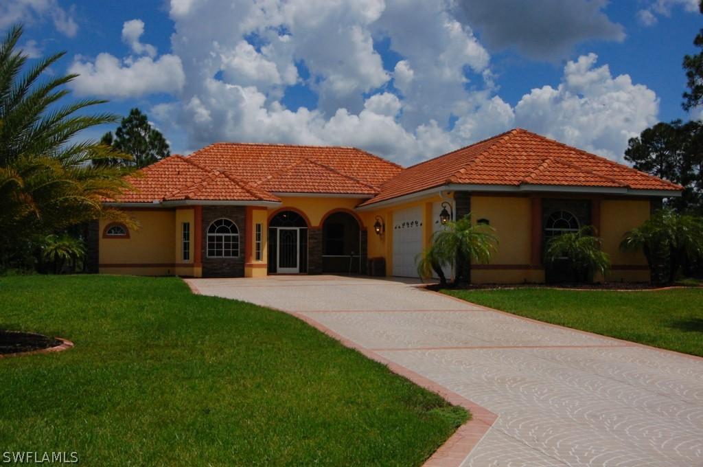 1010 Clayton Ave., Lehigh Acres, FL 33972