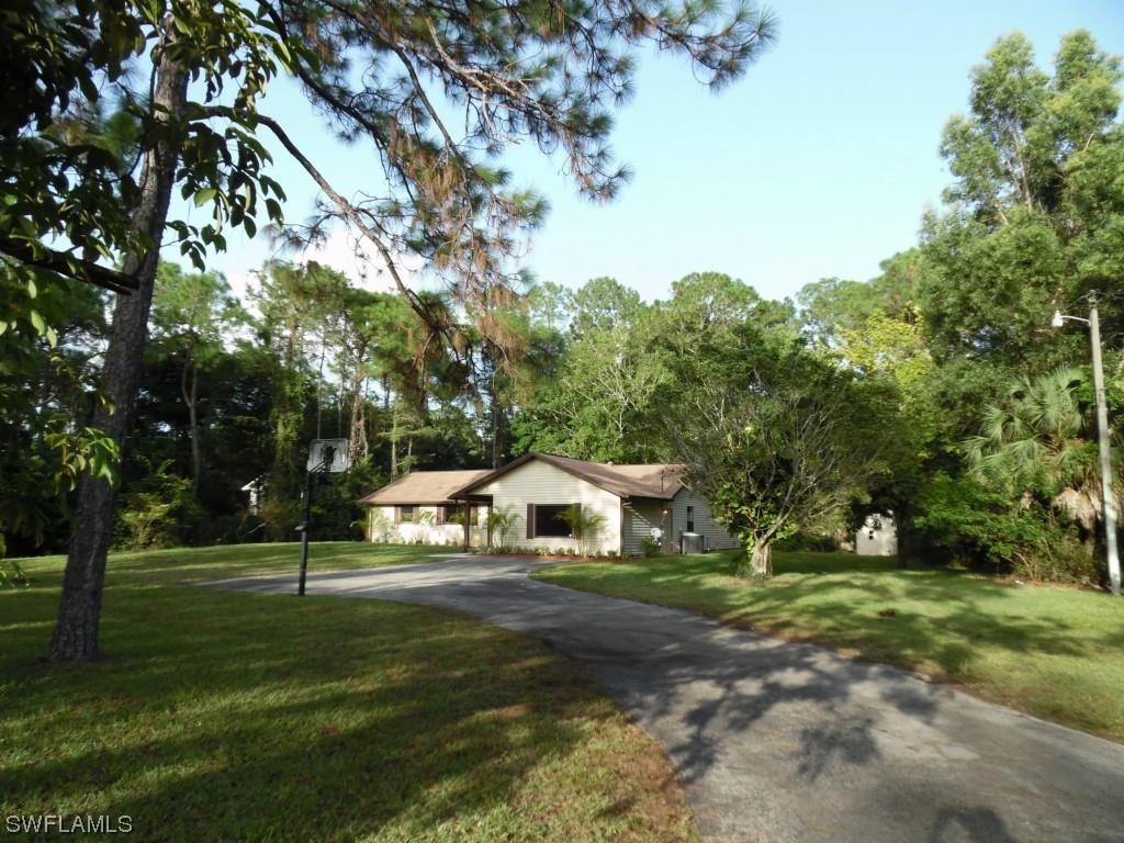 1530 Logan Ct., Naples, FL 34116