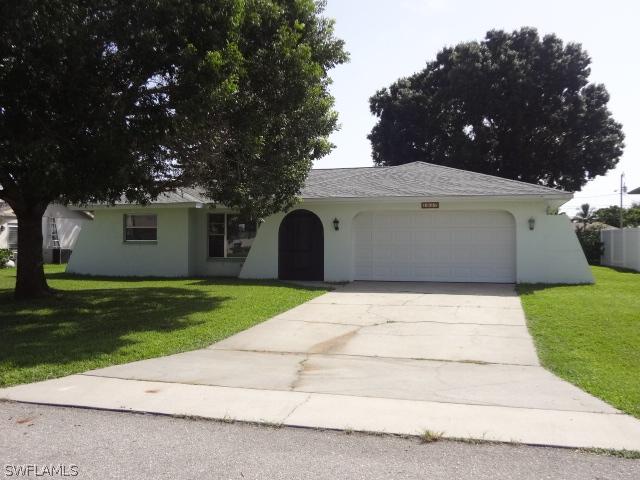 1027 SE 17th Pl., Cape Coral, FL 33990