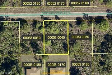 1014 Barcelona St., Lehigh Acres, FL 33974