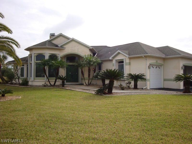 605 Mirror Lakes Dr., Lehigh Acres, FL 33974