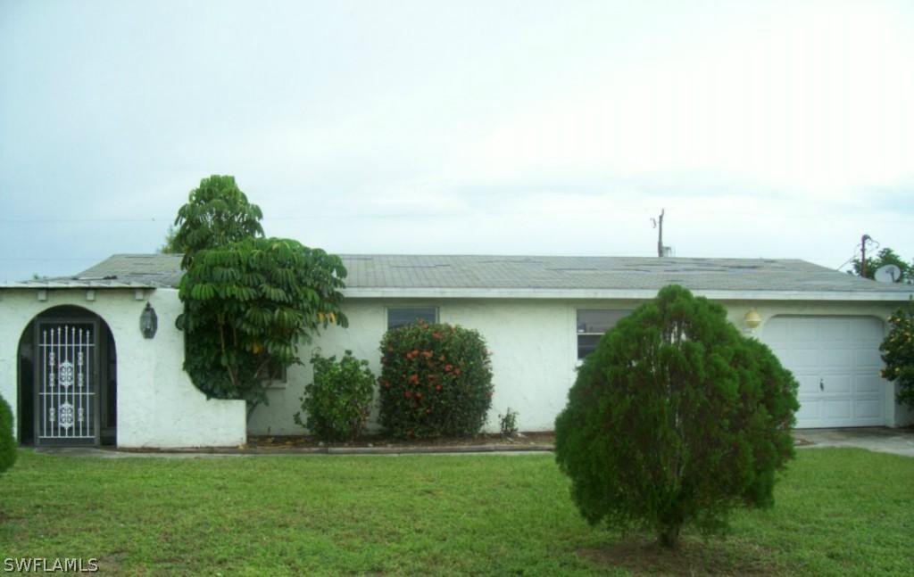 1629 Viscaya Pkwy., Cape Coral, FL 33990