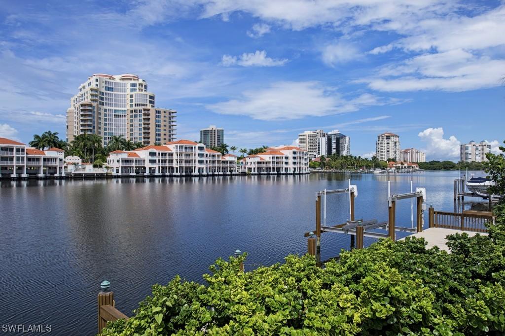 317 Neapolitan Way, Naples, FL 34103