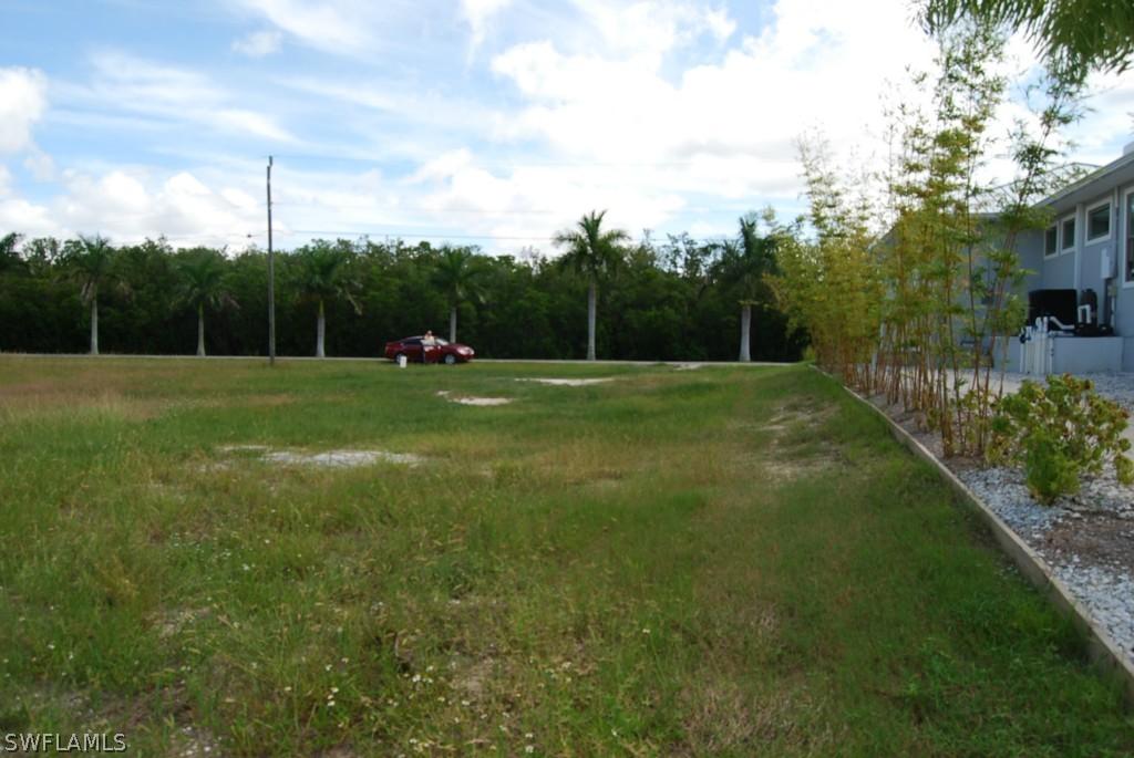 2353 Macadamia Ln., St. James City, FL 33956