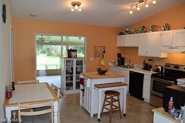 2561 Golden Gate Blvd., Naples, FL 34120