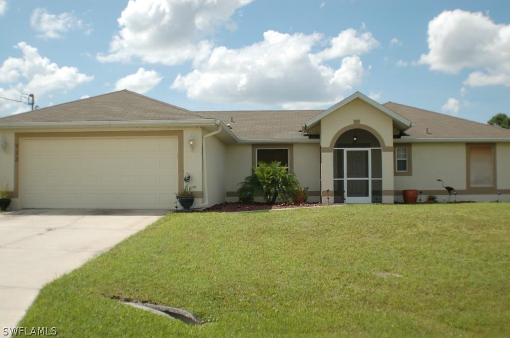 932 Oxford Ave., Lehigh Acres, FL 33974