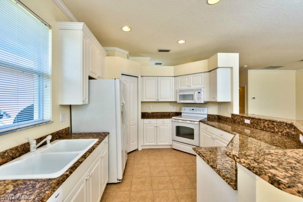 20057 Serre Dr., Estero, FL 33928