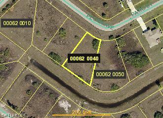 362 Pecan Ave., Lehigh Acres, FL 33974