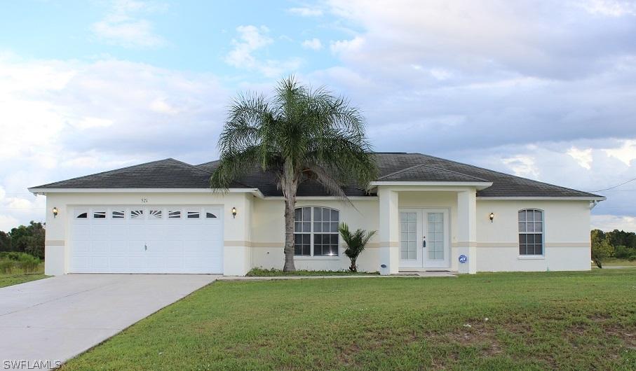 521 Peerless Cir., Lehigh Acres, FL 33974