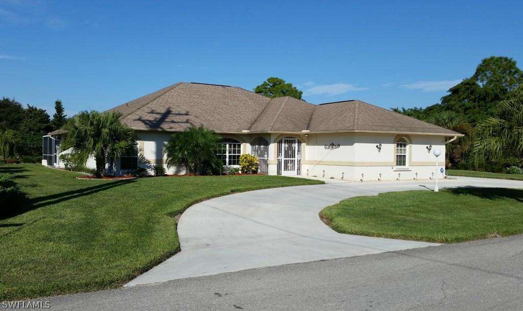 572 Empire Ave., Lehigh Acres, FL 33974