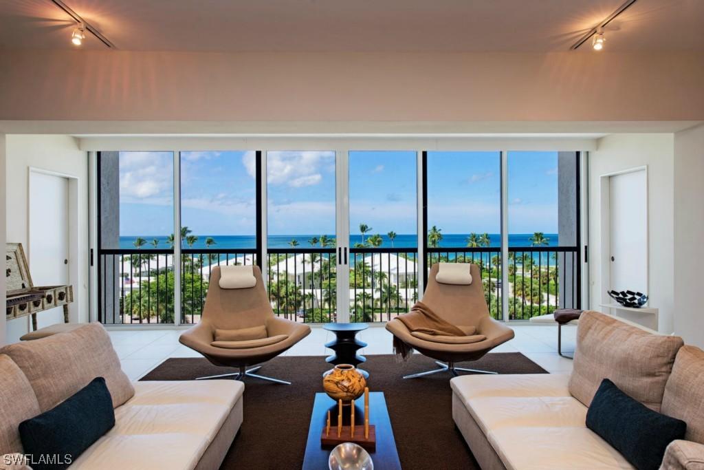 2650 Gulf Shore Blvd. #503, Naples, FL 34103
