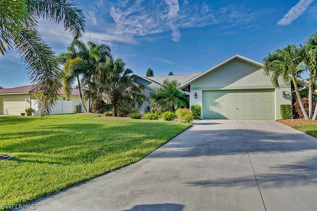621 SE 33rd Ter., Cape Coral, FL 33904