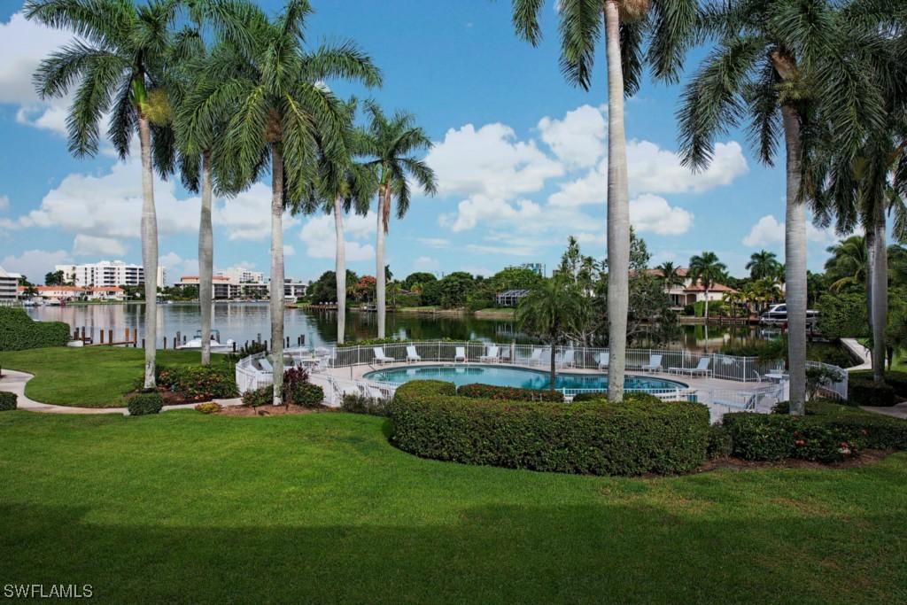 383 Harbour Dr. #204, Naples, FL 34103