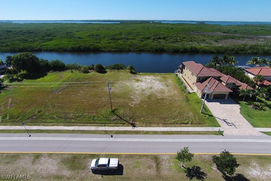 3014 Surfside Blvd., Cape Coral, FL 33914