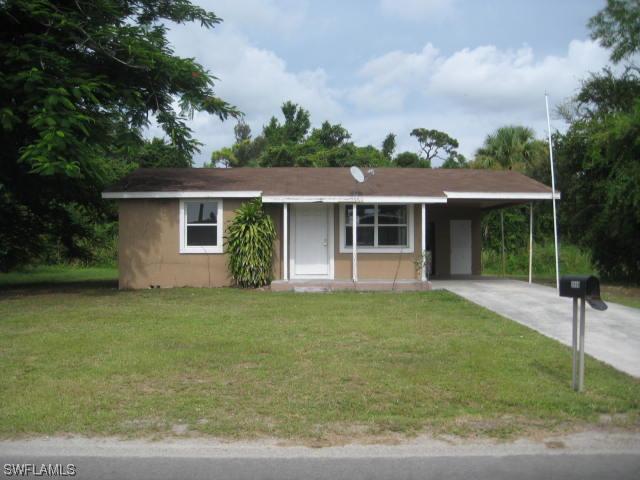 2559 Pine St., Naples, FL 34112