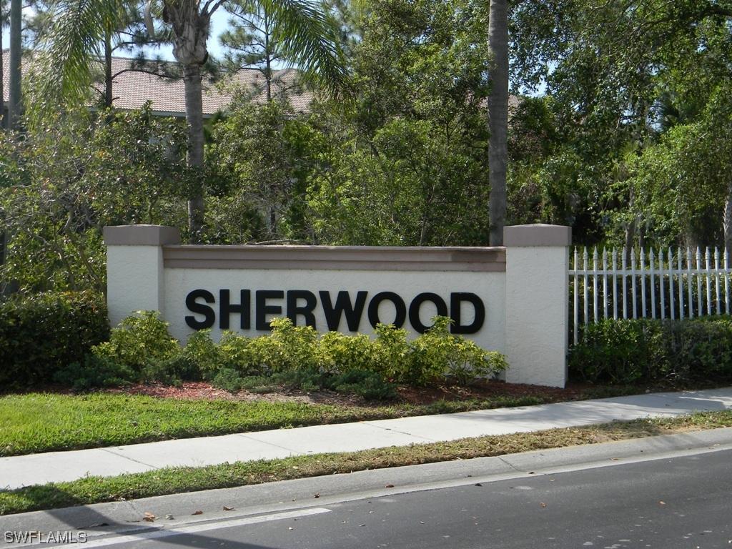 350 Robin Hood Cir. #201, Naples, FL 34104