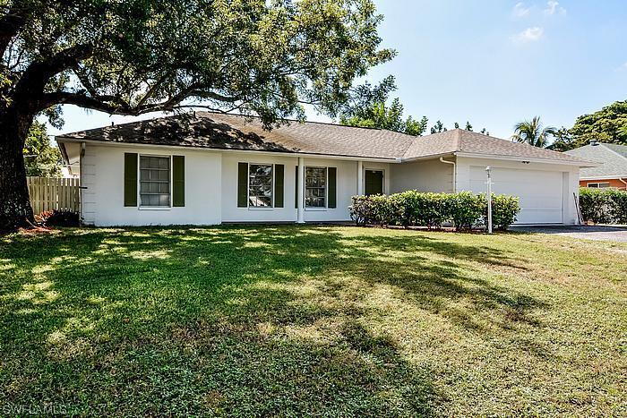 4924 20th Pl., Naples, FL 34116