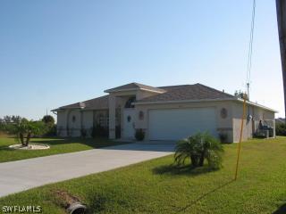 307 SW 26th Pl., Cape Coral, FL 33991