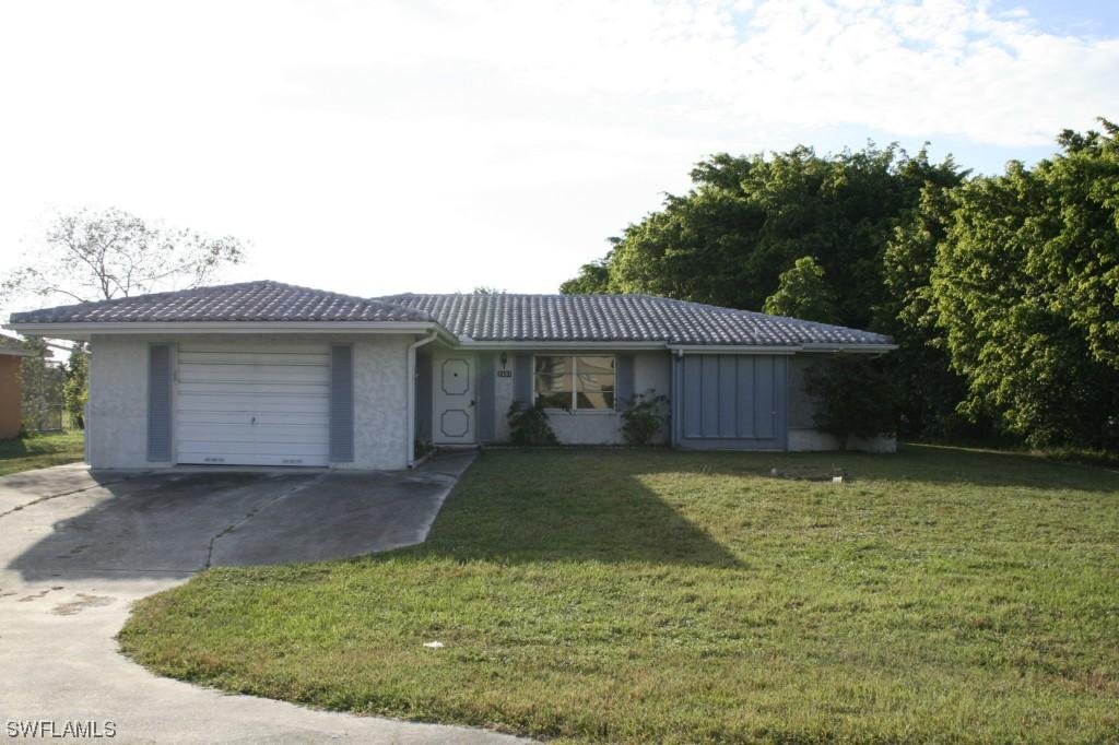 2401 43rd St., Naples, FL 34116