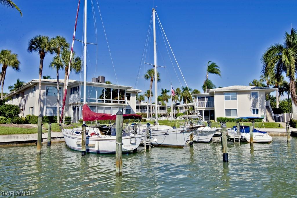 374 Harbour Dr., Naples, FL 34103