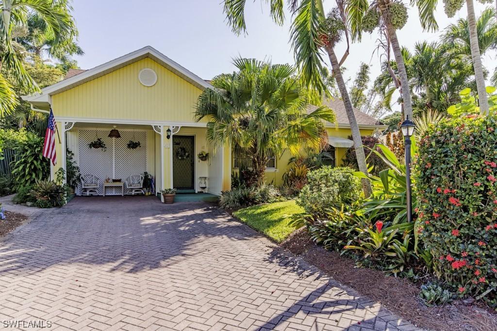 41 5th St., Naples, FL 34102