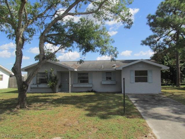 404 Cactus Cir., Lehigh Acres, FL 33936