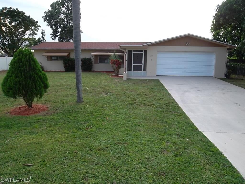 207 Seaton Ave., Lehigh Acres, FL 33936