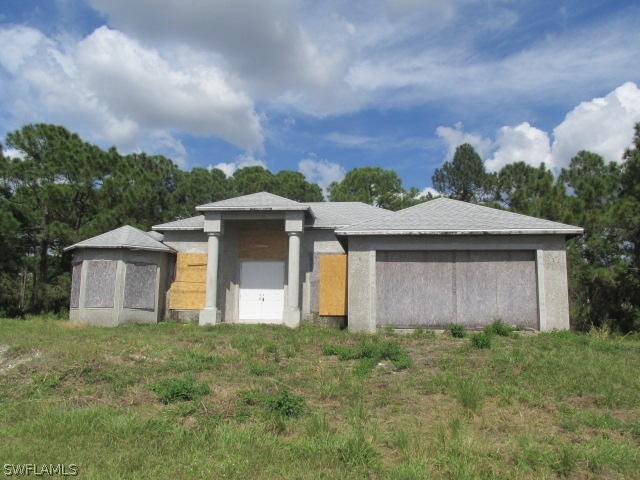 1033 Hatfield St., Lehigh Acres, FL 33974