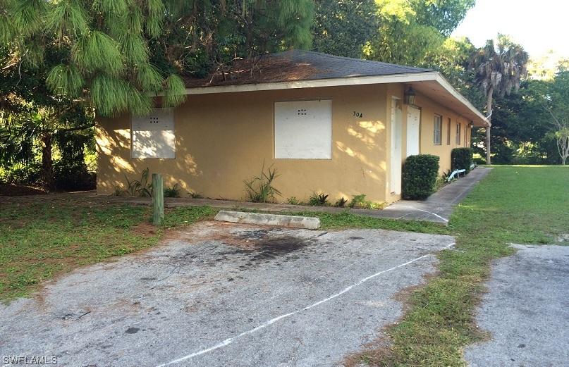 3049 Coco Ave., Naples, FL 34112