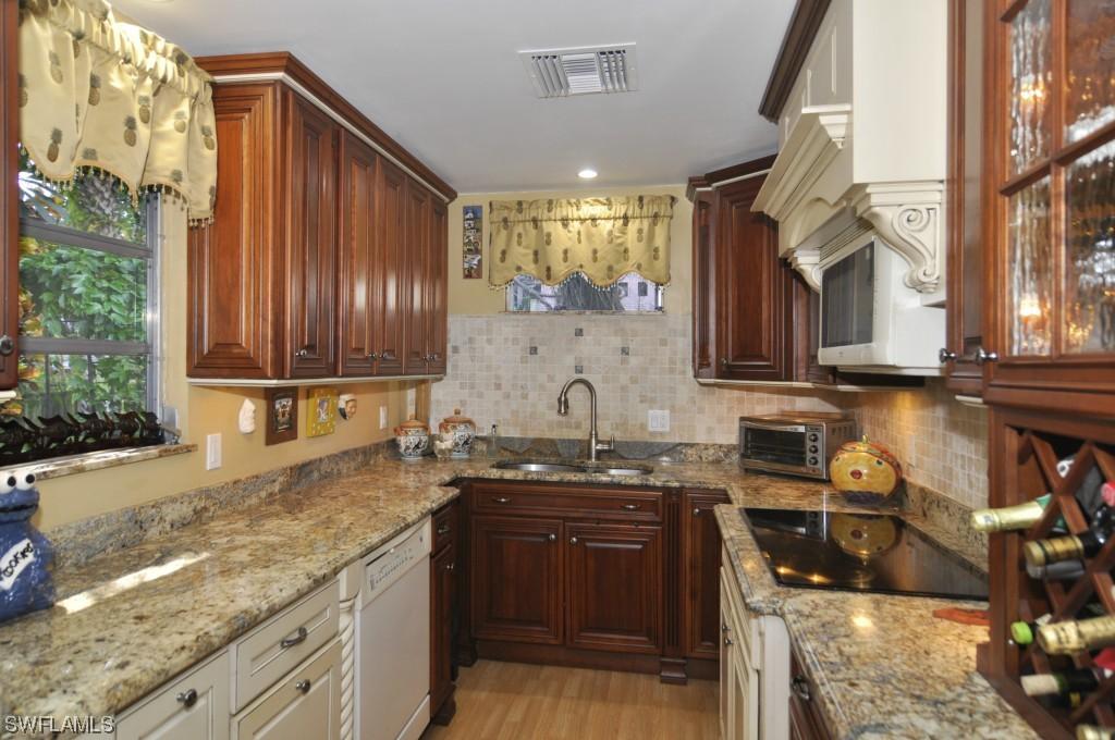 5252 Sand Dollar Ln., Naples, FL 34103