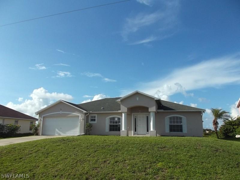 632 Kingsbury St., Lehigh Acres, FL 33974