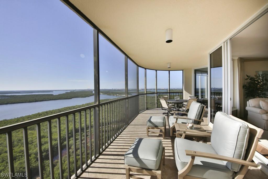 1050 Borghese Ln. #1806, Naples, FL 34114