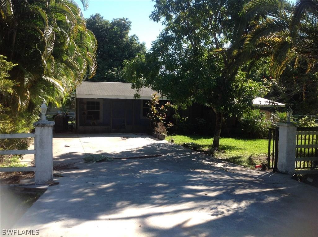 327 Montgomery Ave., Fort Myers, FL 33905