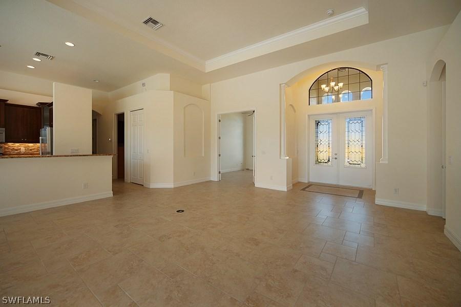 2704 SW 35th Ter., Cape Coral, FL 33914