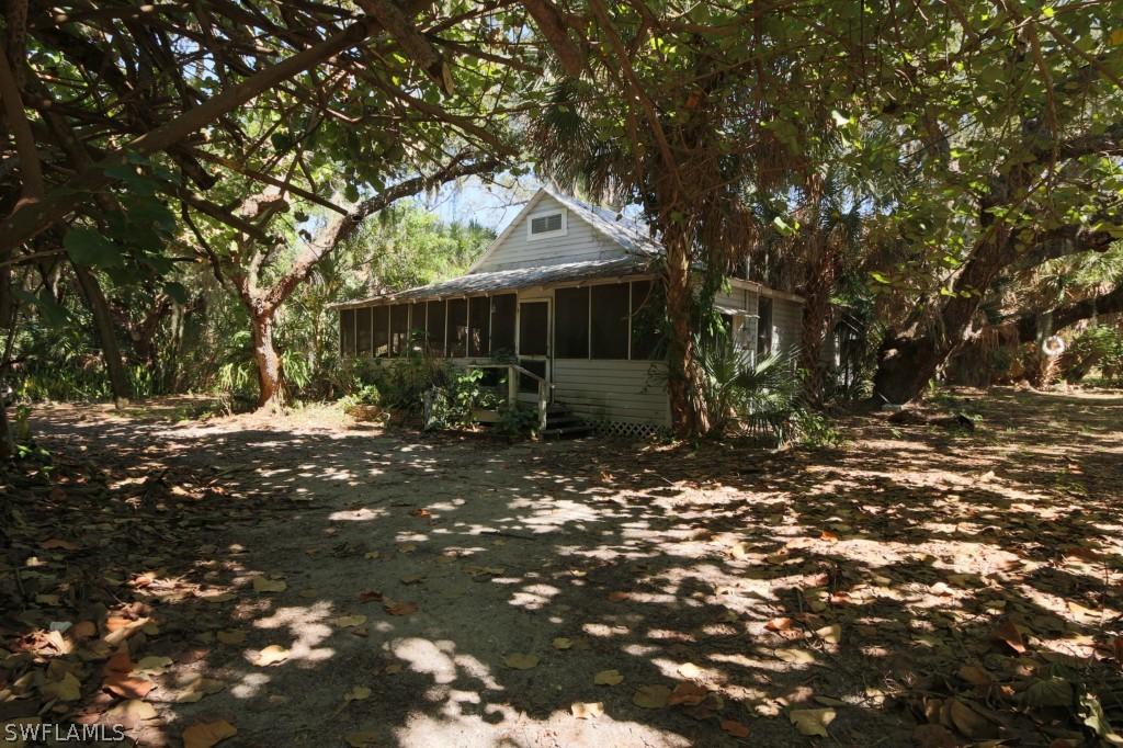 166 Chapel St., Fort Myers Beach, FL 33931