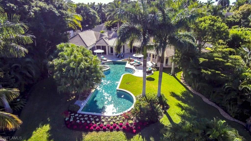 2361 Lantern Ln., Naples, FL 34102