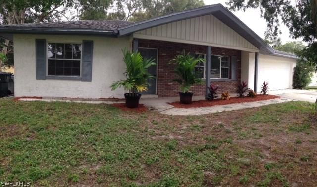 930 Entrada Dr., Fort Myers, FL 33919