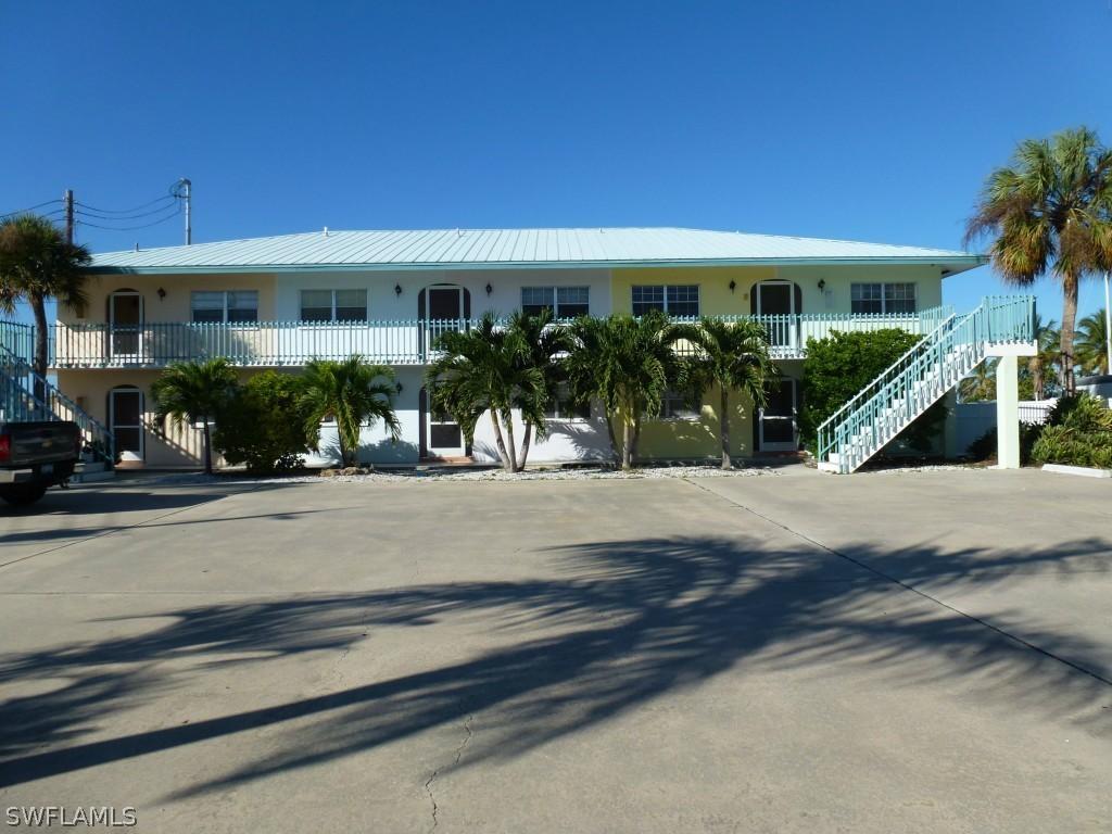 3215 Stringfellow Rd., St. James City, FL 33956