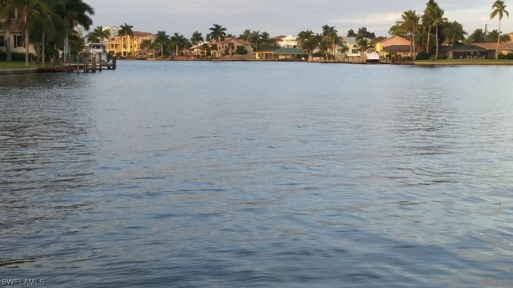 273 Trade Winds Ave., Naples, FL 34108