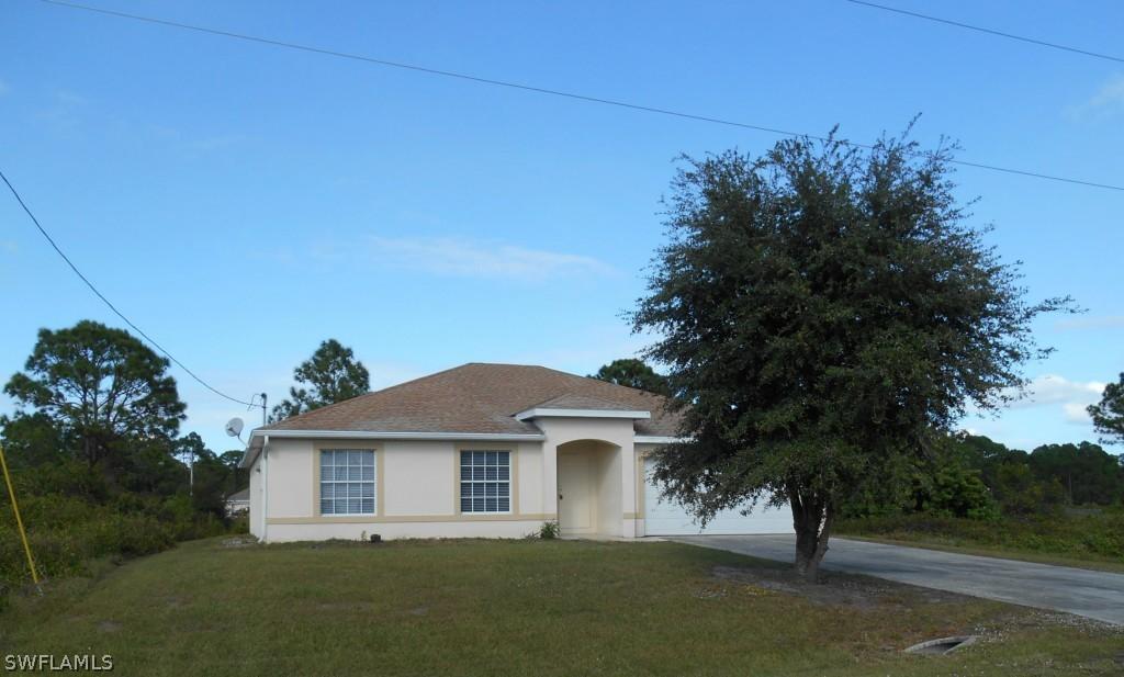 1021 Kirkwood St., Lehigh Acres, FL 33974
