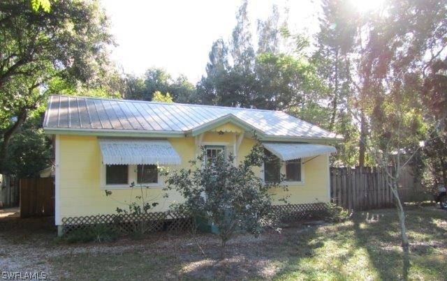 2267 Altamont Ave., Fort Myers, FL 33901