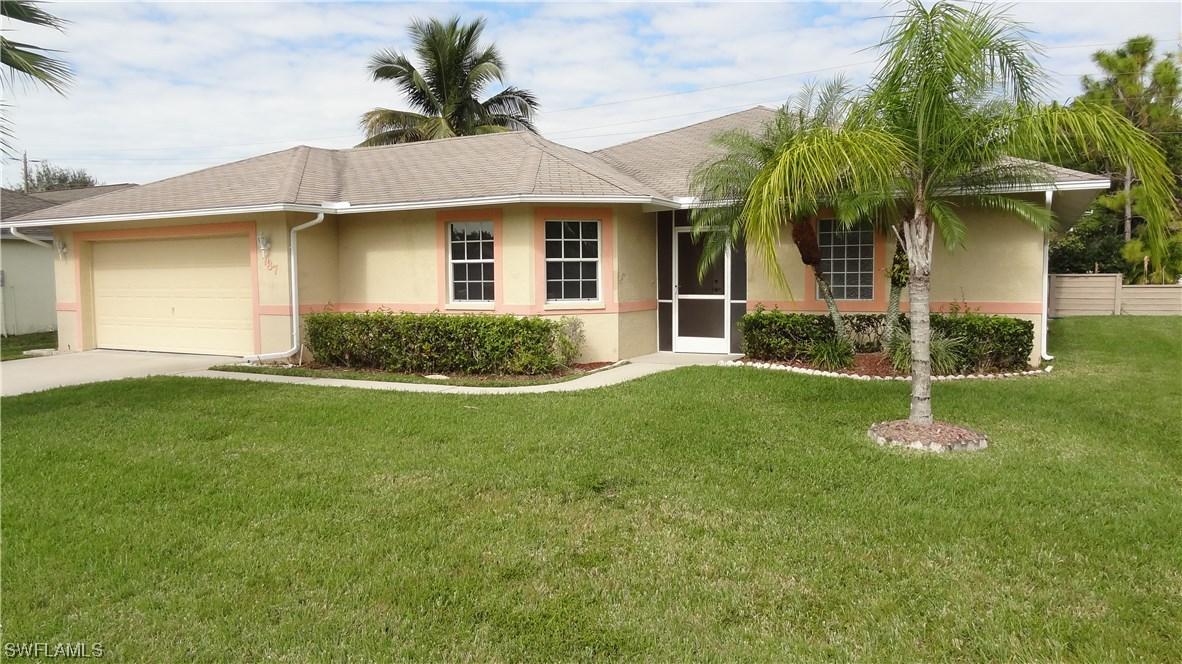 787 Charlemagne Blvd., Naples, FL 34112