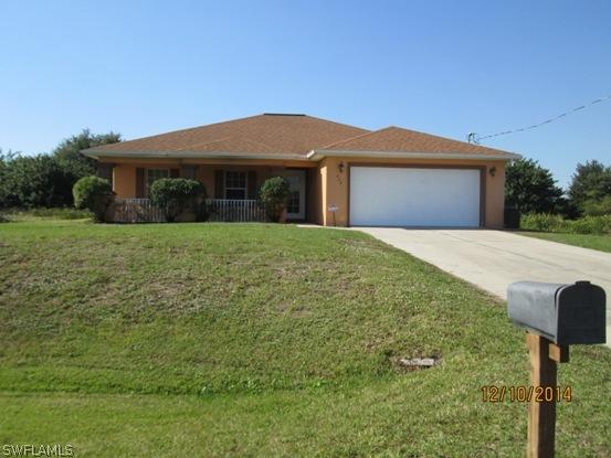 422 Pinehurst Ave., Lehigh Acres, FL 33974