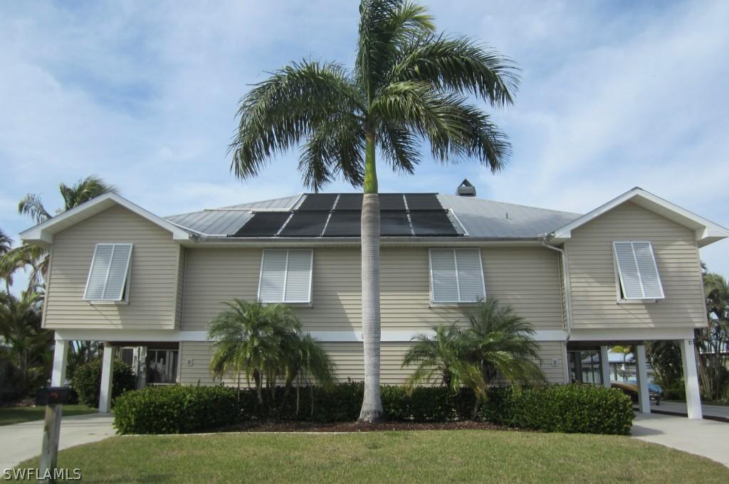 2704 Clyde St., Matlacha, FL 33993
